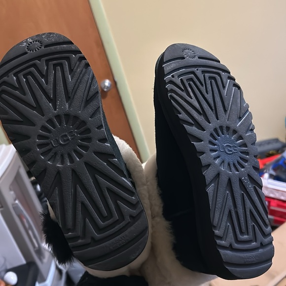 Uggs - Picture 7 of 11